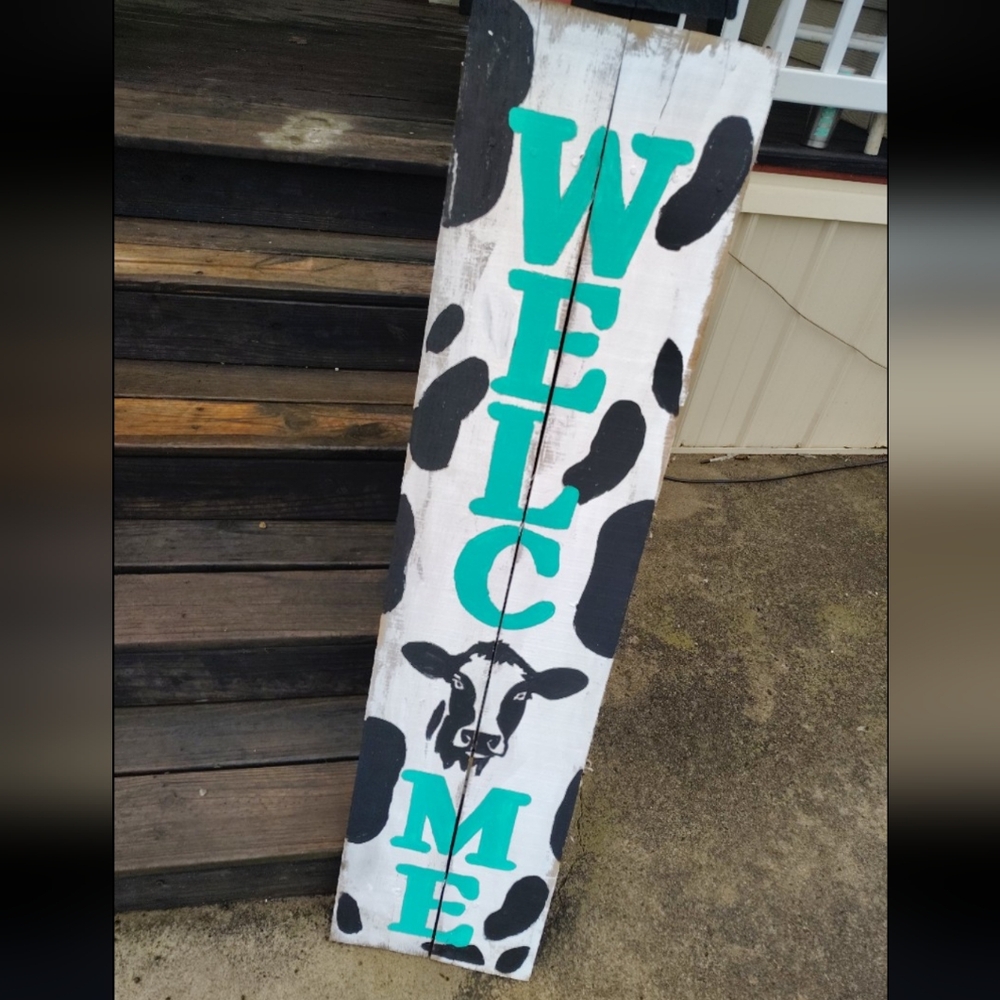 Rustic Welcome Sign with Cow Print